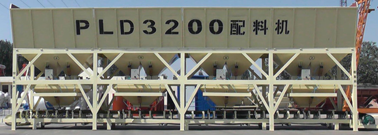 3200